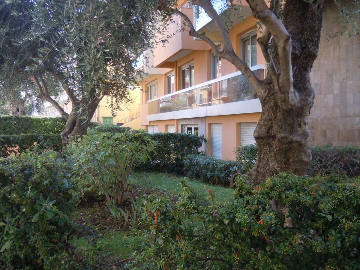 Residence Le Mediterranee Мантон Екстер'єр фото