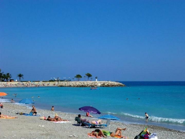 Residence Le Mediterranee Мантон Екстер'єр фото